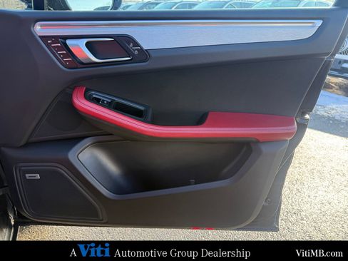 Used 2024 Porsche Macan S image 29