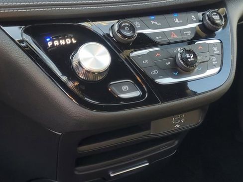 New 2026 Chrysler Pacifica Select image 13