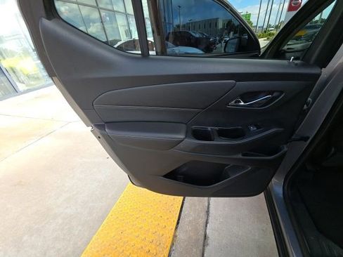 Used 2019 Chevrolet Traverse LT w/ LT Premium Package FWD image 24