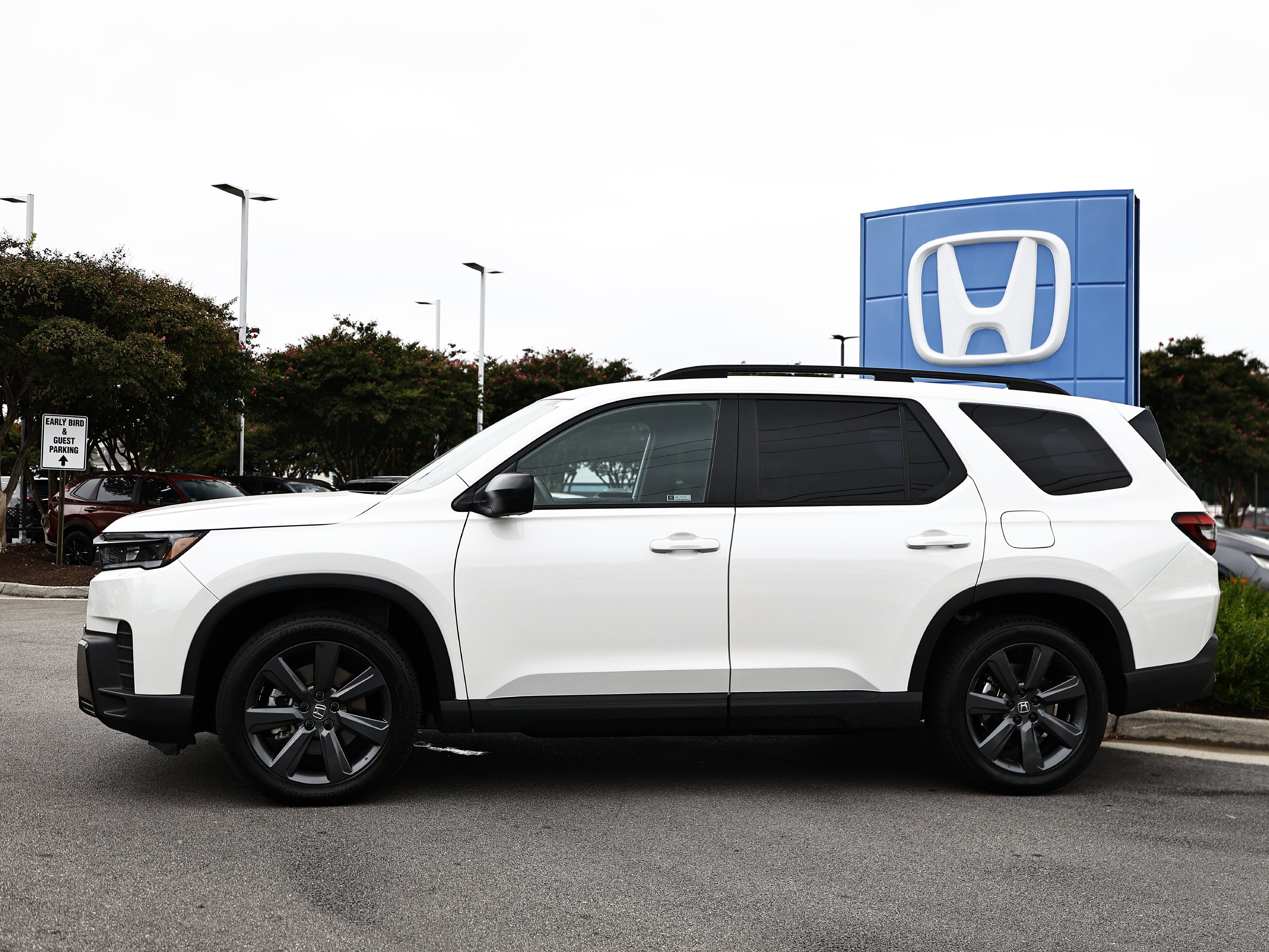 Certified 2026 Honda Pilot Sport image 4