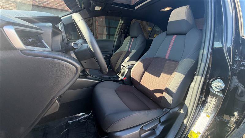 Used 2023 Toyota Corolla SE w/ SE Package FWD image 29