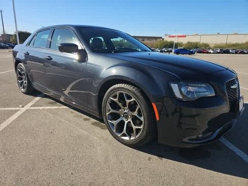 Used 2016 Chrysler 300 S image 3