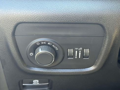 Used 2023 Jeep Grand Cherokee L Laredo AWD/4WD image 20