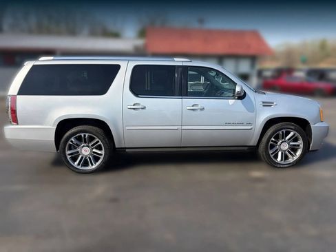 Used 2012 Cadillac Escalade ESV Premium AWD/4WD image 8