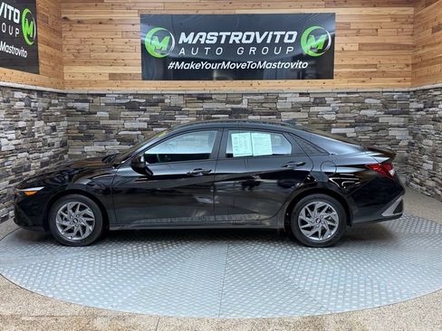Certified 2024 Hyundai Elantra SEL FWD image 6