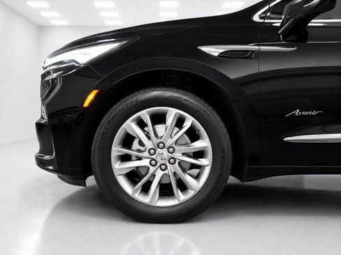 Used 2023 Buick Enclave Avenir w/ Avenir Technology Package AWD/4WD image 10