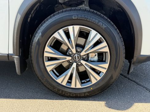 Certified 2023 Nissan Rogue SV image 10