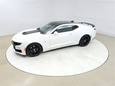 Used 2019 Chevrolet Camaro SS image 15