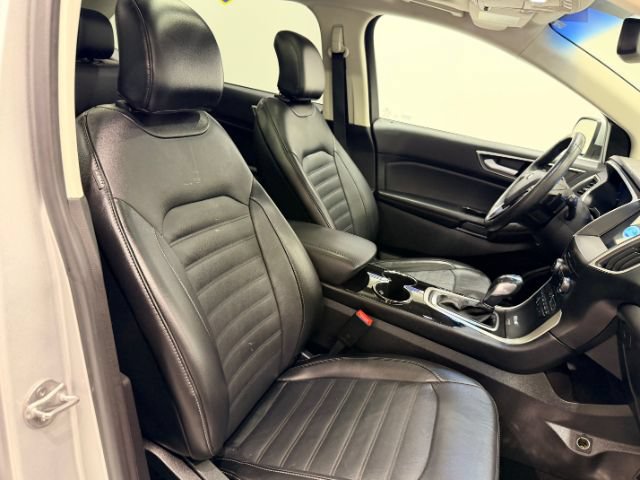 Used 2016 Ford Edge SEL w/ Equipment Group 201A AWD/4WD image 40