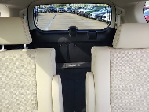 Used 2023 Lexus GX 460 Premium w/ Accessory Package image 17