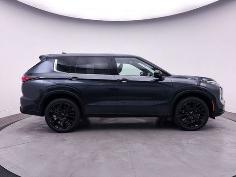 New 2026 Mitsubishi Outlander LE FWD image 28