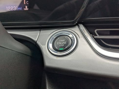 Used 2024 Chevrolet Trax LT w/ Sunroof Package FWD image 19