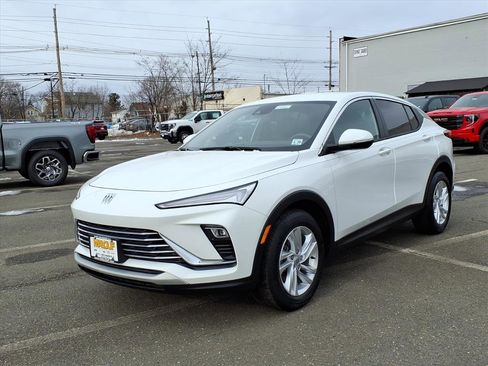 Used 2024 Buick Envista Preferred image 3