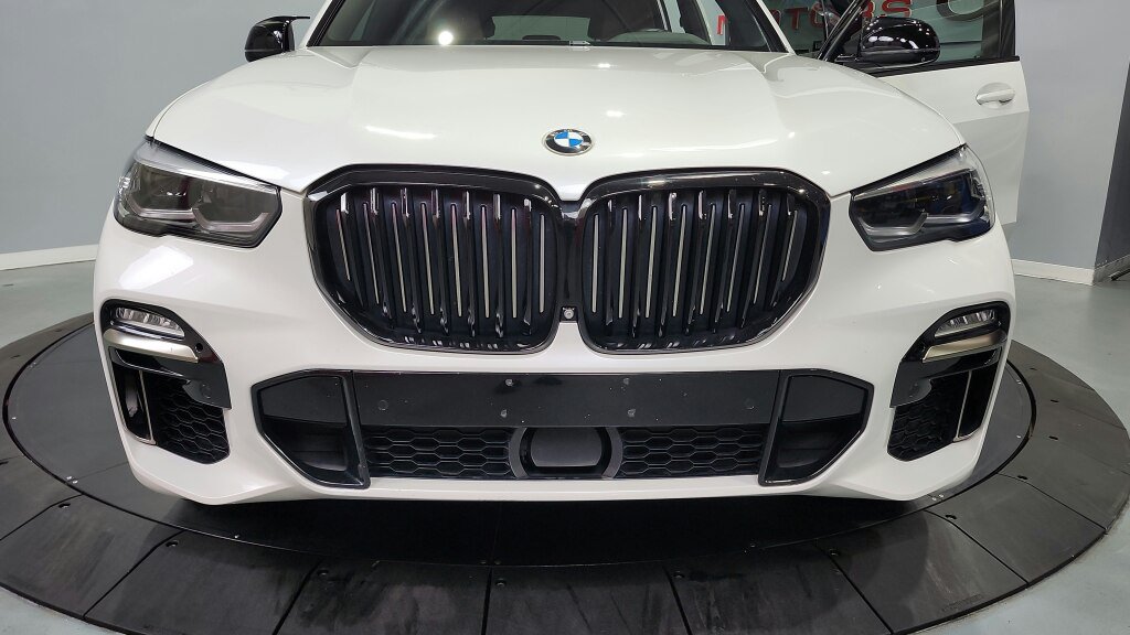Used 2020 BMW X5 M50i AWD/4WD image 23
