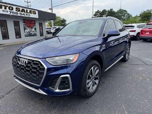 Used 2023 Audi Q5 2.0T Premium w/ Convenience Package AWD/4WD image 2