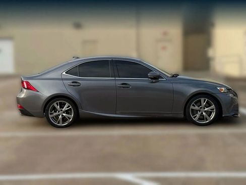 Used 2016 Lexus IS 200t RWD image 10
