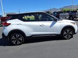 Used 2018 Nissan Kicks SR image 2