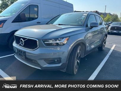 Used 2020 Volvo XC40 T5 Momentum w/ Protection Package Premier