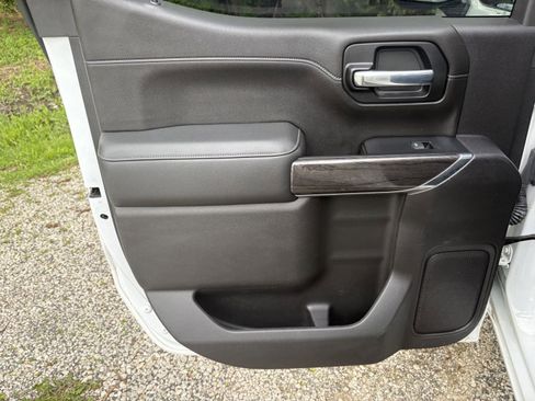 Used 2020 Chevrolet Silverado 1500 LTZ AWD/4WD image 13