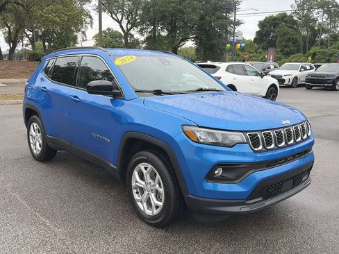 Used 2024 Jeep Compass Latitude AWD/4WD image 9