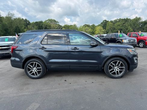 Used 2017 Ford Explorer Sport w/ Equipment Group 401A AWD/4WD image 6