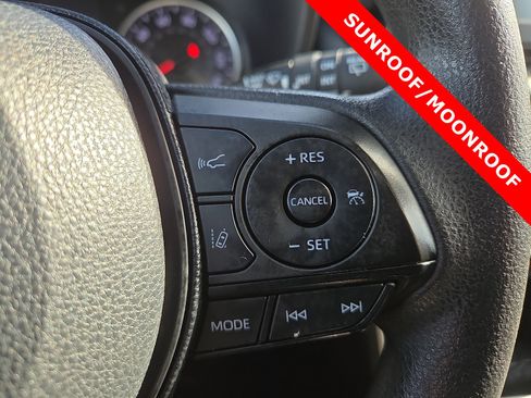 Used 2020 Toyota RAV4 XLE image 18