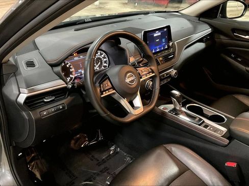 Used 2025 Nissan Altima 2.5 SR AWD/4WD image 13