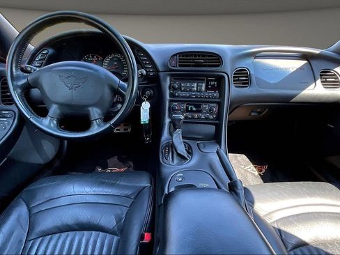 Used 2002 Chevrolet Corvette Coupe w/ Preferred Equipment Group2 RWD image 8