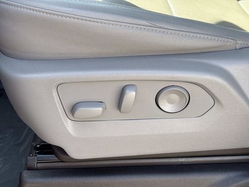 Certified 2023 GMC Sierra 1500 SLT w/ SLT Premium Package image 18