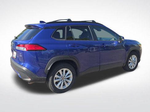 Used 2022 Toyota Corolla Cross LE w/ Moonroof Package AWD/4WD image 6
