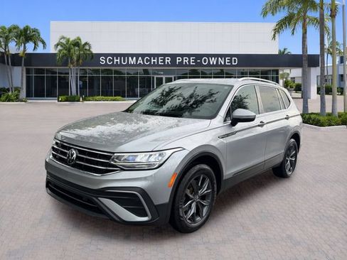 Used 2023 Volkswagen Tiguan SE FWD image 3