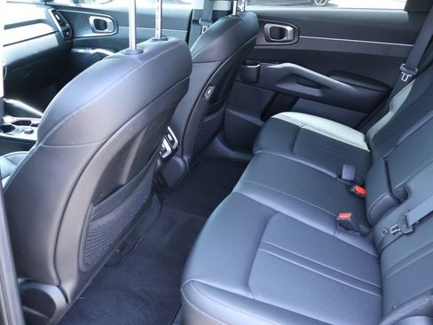 Certified 2023 Kia Sorento S FWD image 12