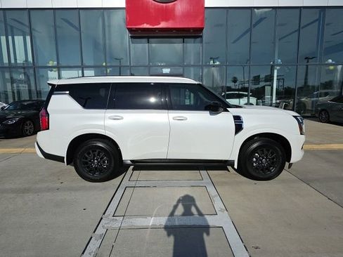 Used 2026 Nissan Armada SV image 3