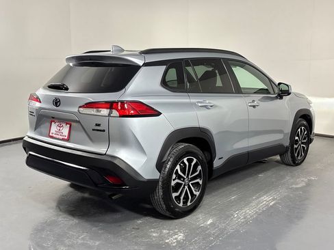 Certified 2023 Toyota Corolla Cross SE image 6