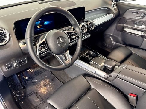 Certified 2022 Mercedes-Benz GLB 250 4MATIC image 9