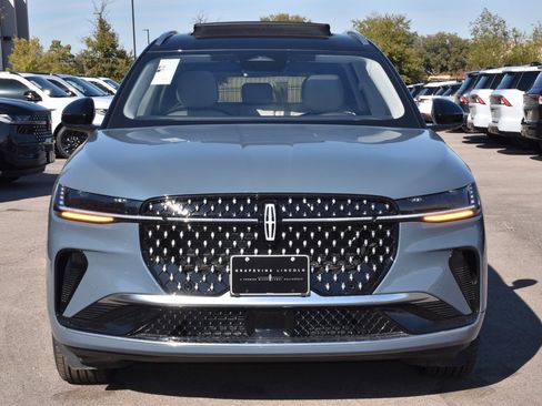 New 2026 Lincoln Nautilus Reserve image 2