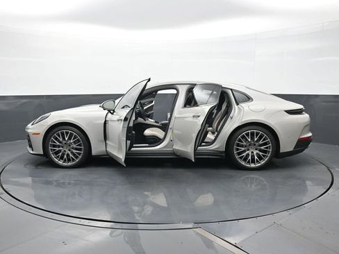 Certified 2025 Porsche Panamera 4 AWD/4WD image 29