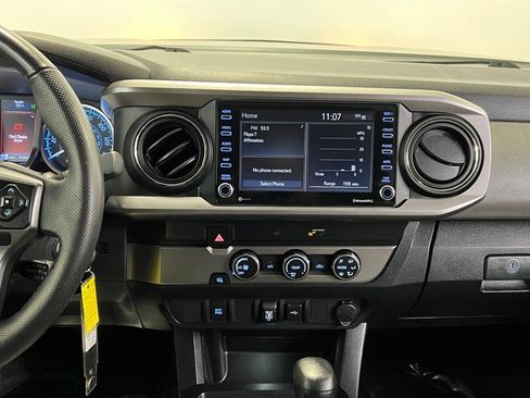 Used 2020 Toyota Tacoma SR5 image 18