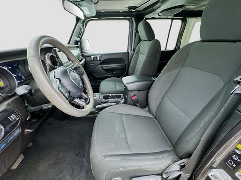 Used 2023 Jeep Wrangler Unlimited image 13