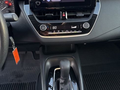 Used 2023 Toyota Corolla LE image 19
