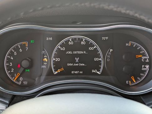 Used 2022 Jeep Grand Cherokee Laredo E image 14