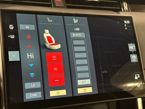 Used 2025 Land Rover Discovery Sport S image 23