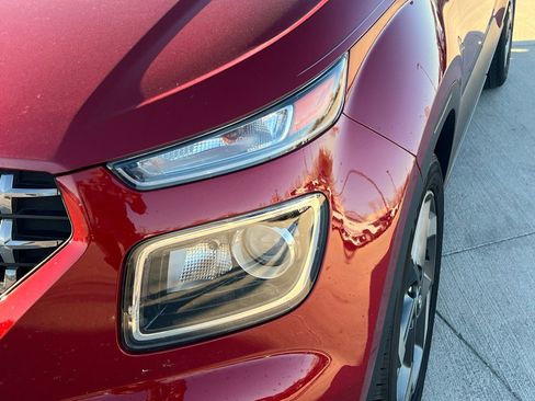 Certified 2025 Hyundai Venue SEL image 4