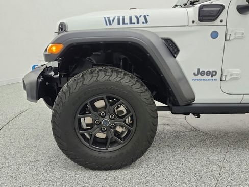 Used 2024 Jeep Wrangler Unlimited AWD/4WD image 17