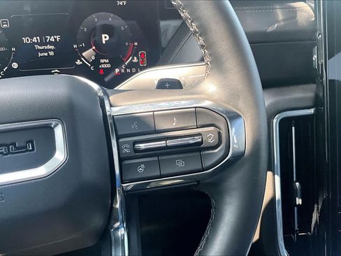 Used 2025 GMC Yukon Denali w/ Sun & Power Step Package AWD/4WD image 25