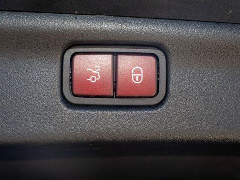 Used 2022 Mercedes-Benz C 300 Sedan image 10