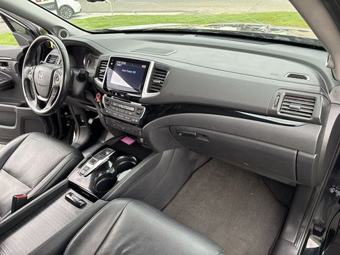 Used 2016 Honda Pilot Touring image 42