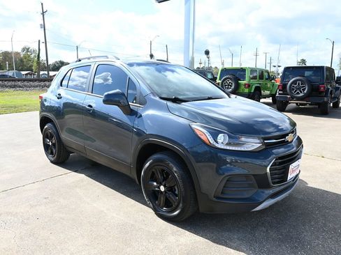 Used 2021 Chevrolet Trax LT image 8