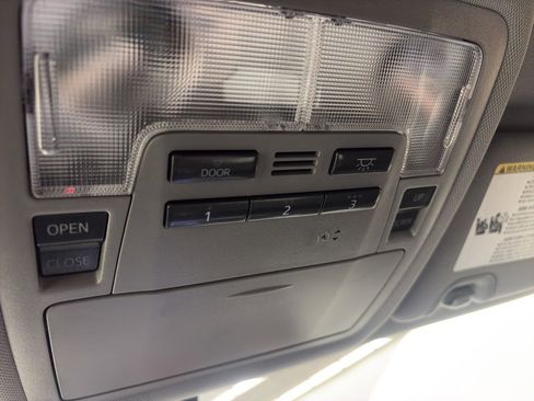 Used 2015 Toyota Highlander XLE image 31