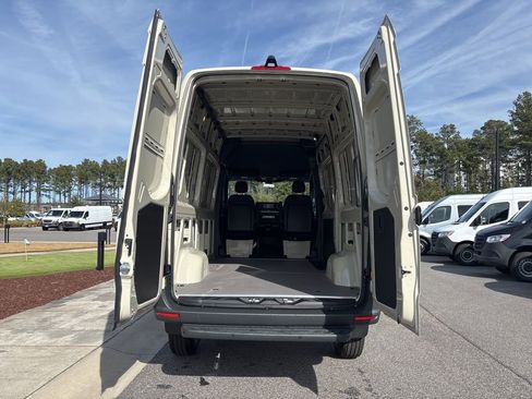 New 2026 Mercedes-Benz Sprinter 2500 image 11